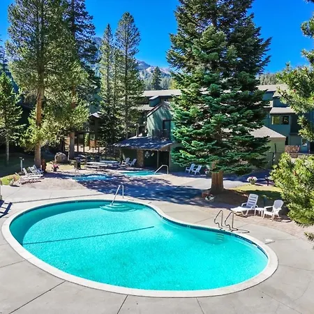 St Anton Courtyard View 2-Bedroom Condos With Pool & Jacuzzi